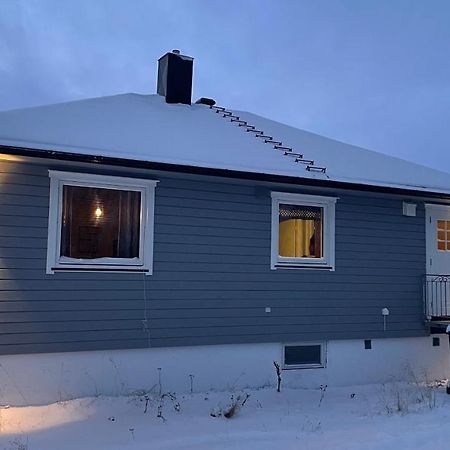 Koselig Hus I Sentrum Av Olderfjord Russenes 外观 照片