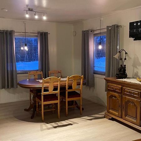 Koselig Hus I Sentrum Av Olderfjord Russenes 外观 照片
