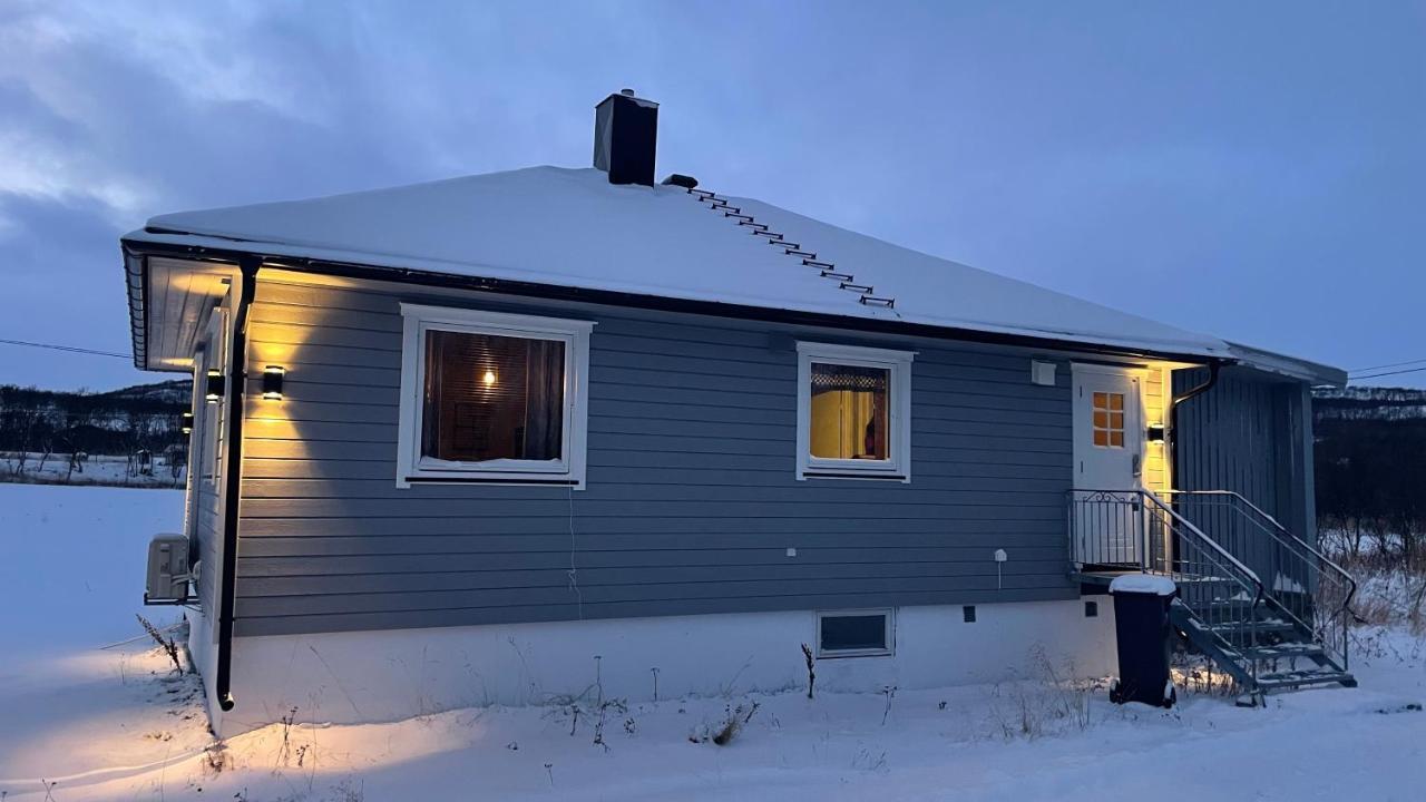 Koselig Hus I Sentrum Av Olderfjord Russenes 外观 照片